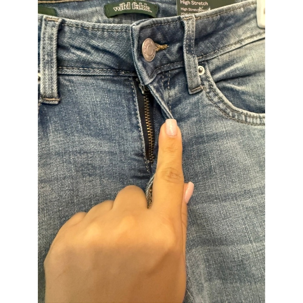 Wild Fable Womens Mid-Rise Flare Jeans Light Wash High Stretch Blue 00/32 Inseam - Picture 3 of 5